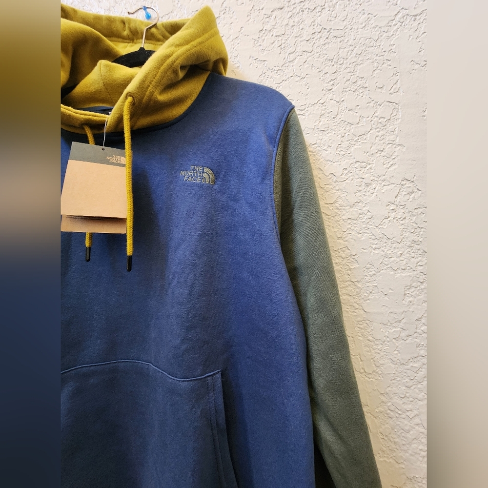 The North Face Men's Medium Colorblock Hooded Sweatshirt - Picture 2 of 8